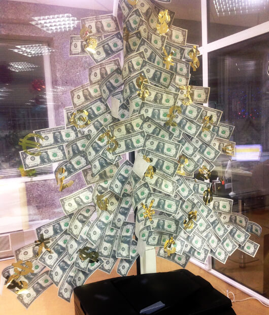 ukrashenie-k-novomu-godu-elka