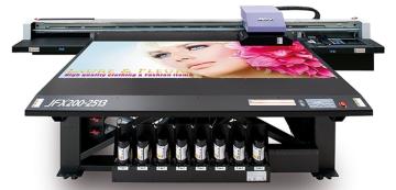 Mimaki представляет на рынок новый УФ-принтер
