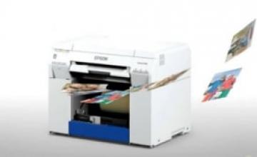 Epson запускает в продажу мини-фотолабораторию SureLab D700